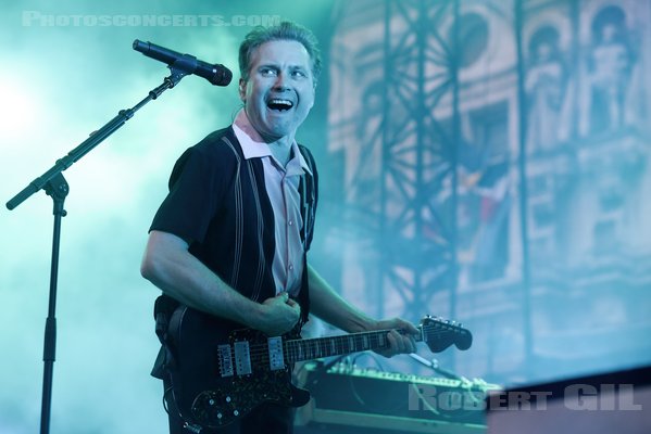 FRANZ FERDINAND - 2023-06-29 - PARIS - Parvis de l'Hotel de Ville - Alex Kapranos